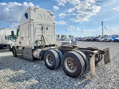 2020 Freightliner Cascadia 126, VIN 3AKJHHDV0LSMC8440. Фото 3 з 6 з аукціону Copart. Каталог авто зі США OpenDataCar.