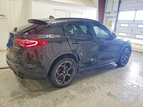 2023 Alfa romeo Stelvio, VIN ZASPAKBN4P7D65905. Фото 3 з 6 з аукціону Copart. Каталог авто зі США OpenDataCar.