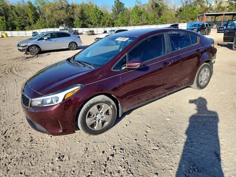 2018 Kia Forte, VIN 3KPFK4A71JE196658. Фото 1 з 6 з аукціону Copart. Каталог авто зі США OpenDataCar.