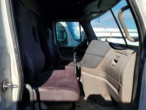 2013 Freightliner Cascadia, VIN 1FUJGEBG2DSBY0269. Фото 6 з 6 з аукціону Copart. Каталог авто зі США OpenDataCar.