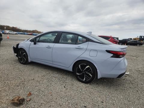 2025 Nissan Versa, VIN 3N1CN8FV8SL878252. Фото 2 з 6 з аукціону Copart. Каталог авто зі США OpenDataCar.