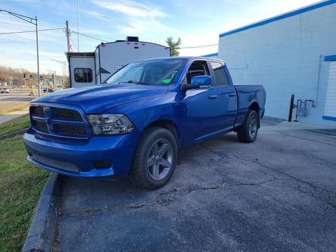 2010 Dodge Ram 1500, VIN 1D7RV1GT1AS207765. Фото 2 з 6 з аукціону Copart. Каталог авто зі США OpenDataCar.