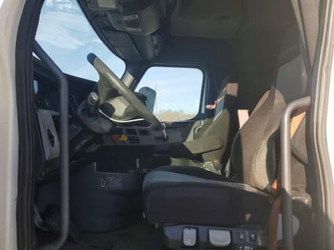 2019 Freightliner Cascadia 126, VIN 3AKJHHDR6KSKT6574. Фото 5 з 6 з аукціону Copart. Каталог авто зі США OpenDataCar.