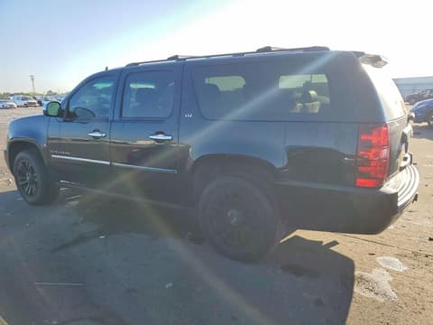 2014 Chevrolet Suburban, VIN 1GNSCKE01ER206944. Фото 2 з 6 з аукціону Copart. Каталог авто зі США OpenDataCar.