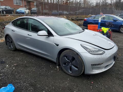 2018 Tesla Model 3, VIN 5YJ3E1EB0JF114582. Фото 4 з 6 з аукціону Copart. Каталог авто зі США OpenDataCar.