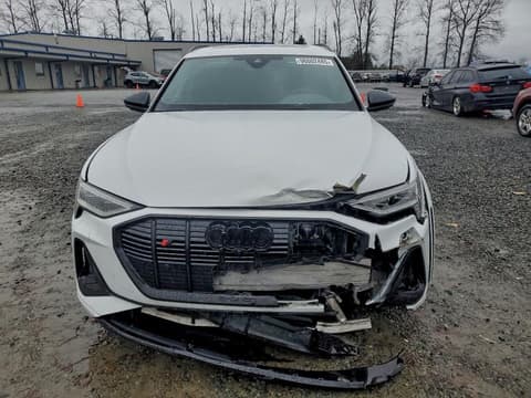 2022 Audi e-tron S, VIN WA1ACBGE3NB040250. Фото 5 з 6 з аукціону Copart. Каталог авто зі США OpenDataCar.