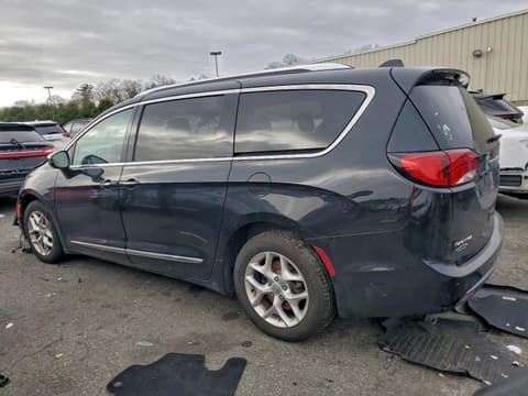 2020 Chrysler Pacifica, VIN 2C4RC1GGXLR285713. Фото 2 з 6 з аукціону Copart. Каталог авто зі США OpenDataCar.