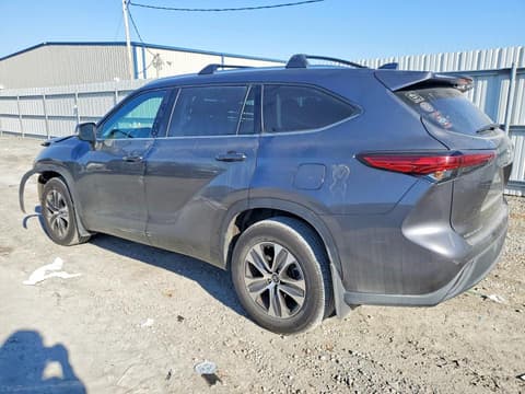 2021 Toyota Highlander, VIN 5TDGZRBH4MS072429. Фото 2 з 6 з аукціону Copart. Каталог авто зі США OpenDataCar.