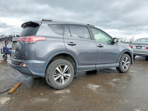 2018 Toyota RAV4, VIN JTMWFREV8JJ740943. Фото 3 из 6 с аукциона Copart. Каталог авто из США OpenDataCar.