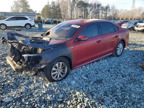 2015 Volkswagen Passat, VIN 1VWAT7A38FC053014. Фото 1 з 6 з аукціону Copart. Каталог авто зі США OpenDataCar.