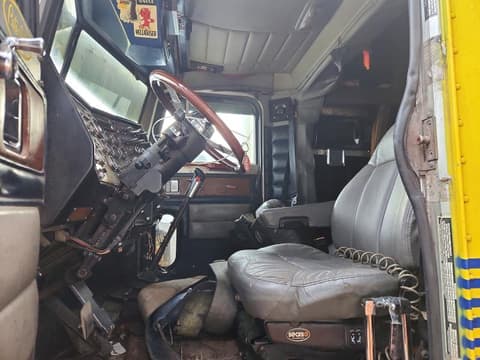 1993 Peterbilt 379, VIN 1XP5DR9X1PD324879. Photo 5 of 6 from Copart auction. OpenDataCar US salvage catalog.