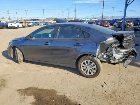 2024 Kia Forte, VIN 3KPF24AD1RE820864. Фото 2 з 6 з аукціону Copart. Каталог авто зі США OpenDataCar.