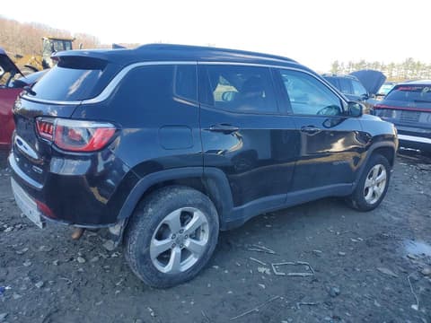 2019 Jeep Compass, VIN 3C4NJDBB1KT847558. Фото 3 з 6 з аукціону Copart. Каталог авто зі США OpenDataCar.