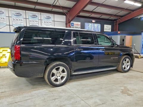 2015 Chevrolet Suburban, VIN 1GNSKKKC1FR222452. Фото 3 з 6 з аукціону Copart. Каталог авто зі США OpenDataCar.
