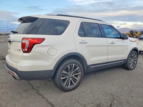 2017 Ford Explorer, VIN 1FM5K8HT0HGA33768. Фото 3 з 6 з аукціону Copart. Каталог авто зі США OpenDataCar.