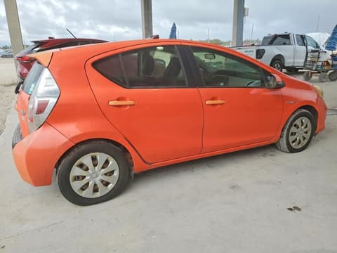 2012 Toyota Prius C, VIN JTDKDTB39C1003905. Фото 3 з 6 з аукціону Copart. Каталог авто зі США OpenDataCar.