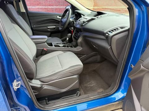 2017 Ford Escape, VIN 1FMCU0GD9HUE39045. Фото 5 з 6 з аукціону Copart. Каталог авто зі США OpenDataCar.