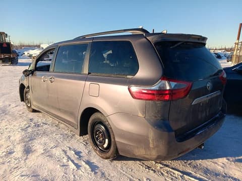 2020 Toyota Sienna, VIN 5TDDZ3DC9LS246754. Фото 2 з 6 з аукціону Copart. Каталог авто зі США OpenDataCar.