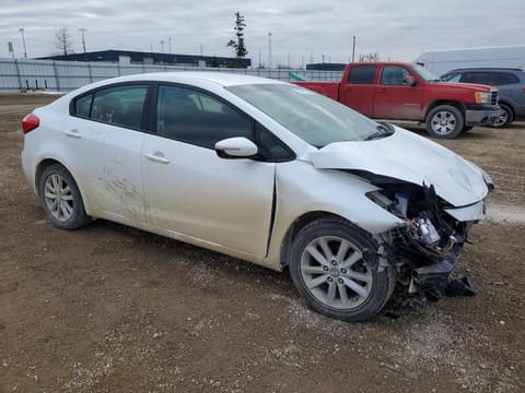 2015 Kia Forte, VIN KNAFX4A65F5393860. Фото 4 з 6 з аукціону Copart. Каталог авто зі США OpenDataCar.