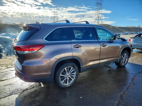 2019 Toyota Highlander, VIN 5TDJZRFH0KS985895. Zdjęcie 3 z 6 z aukcji Copart. Katalog aut z USA OpenDataCar.