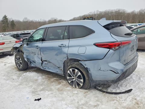 2022 Toyota Highlander, VIN 5TDGZRBH0NS227673. Фото 2 з 6 з аукціону Copart. Каталог авто зі США OpenDataCar.