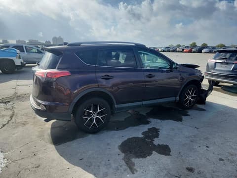 2018 Toyota RAV4, VIN 2T3NFREV3JW422631. Фото 3 з 6 з аукціону Copart. Каталог авто зі США OpenDataCar.