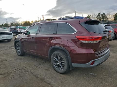 2018 Toyota Highlander, VIN 5TDBZRFH5JS901394. Zdjęcie 2 z 6 z aukcji Copart. Katalog aut z USA OpenDataCar.