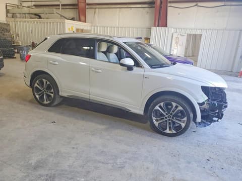 2021 Audi Q3, VIN WA1EECF36M1025621. Фото 4 з 6 з аукціону Copart. Каталог авто зі США OpenDataCar.