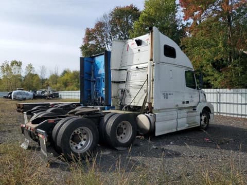 2008 Volvo VNL, VIN 4V4NC9TG48N499592. Фото 4 з 6 з аукціону Copart. Каталог авто зі США OpenDataCar.
