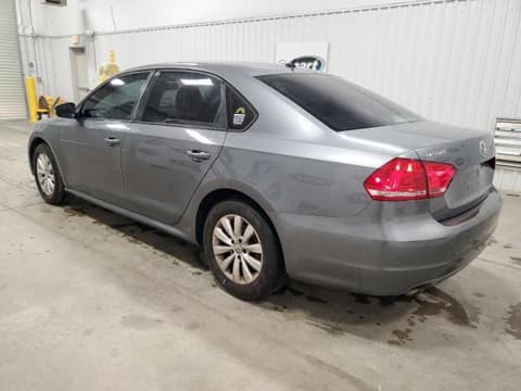2013 Volkswagen Passat, VIN 1VWAP7A30DC075767. Фото 2 з 6 з аукціону Copart. Каталог авто зі США OpenDataCar.