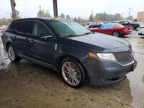 2013 Lincoln MKT, VIN 2LMHJ5AT1DBL52823. Фото 4 з 6 з аукціону Copart. Каталог авто зі США OpenDataCar.