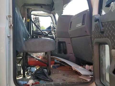 2016 Mack 700 Gu700, VIN 1M2AX09C5GM028226. Фото 5 з 6 з аукціону Copart. Каталог авто зі США OpenDataCar.