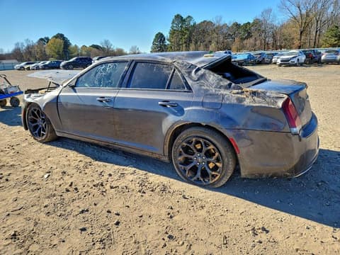 2019 Chrysler 300, VIN 2C3CCABG2KH654215. Фото 2 из 6 с аукциона Copart. Каталог авто из США OpenDataCar.