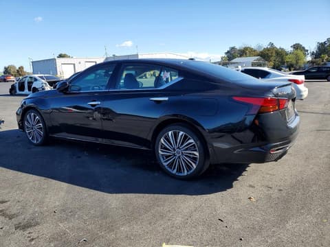 2023 Nissan Altima, VIN 1N4BL4EV1PN304534. Фото 2 з 6 з аукціону Copart. Каталог авто зі США OpenDataCar.