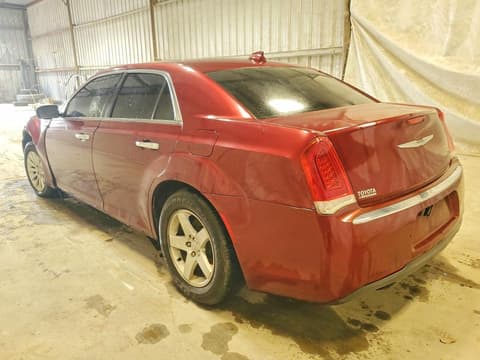 2015 Chrysler 300, VIN 2C3CCAET6FH921824. Фото 2 з 6 з аукціону Copart. Каталог авто зі США OpenDataCar.