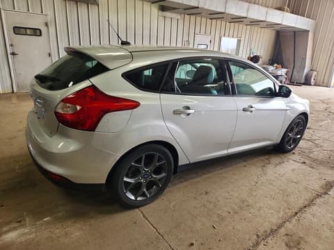 2014 Ford Focus, VIN 1FADP3K20EL333680. Photo 3 of 6 from Copart auction. OpenDataCar US salvage catalog.