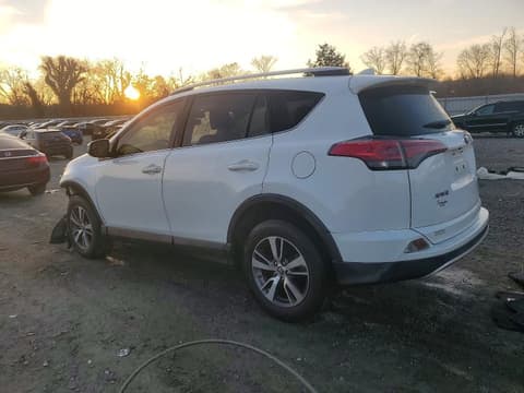 2016 Toyota RAV4, VIN JTMWFREV5GJ074195. Фото 2 з 6 з аукціону Copart. Каталог авто зі США OpenDataCar.