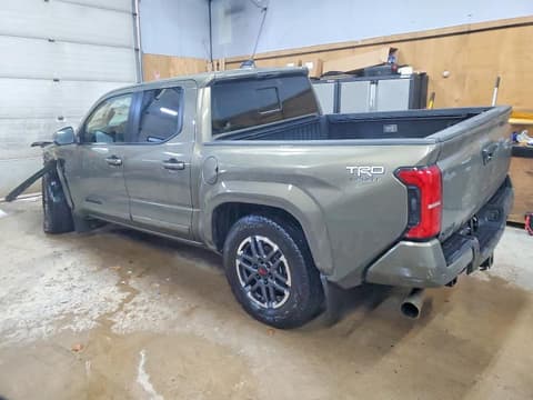 2024 Toyota Tacoma, VIN 3TMLB5JN4RM018946. Фото 2 з 6 з аукціону Copart. Каталог авто зі США OpenDataCar.