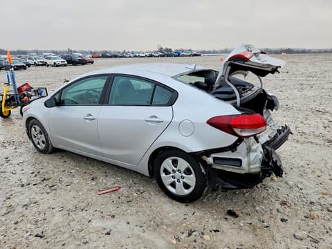 2017 Kia Forte, VIN 3KPFK4A73HE058288. Фото 2 з 6 з аукціону Copart. Каталог авто зі США OpenDataCar.