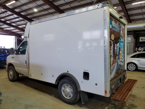 2021 Ford Econoline E350, VIN 1FDWE3FK2MDC41834. Фото 2 з 6 з аукціону Copart. Каталог авто зі США OpenDataCar.