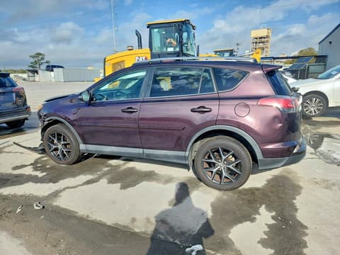 2018 Toyota RAV4, VIN 2T3NFREV3JW422631. Фото 2 з 6 з аукціону Copart. Каталог авто зі США OpenDataCar.