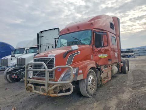 2018 Volvo VNL, VIN 4V4NC9EH9JN884996. Фото 2 з 6 з аукціону Copart. Каталог авто зі США OpenDataCar.