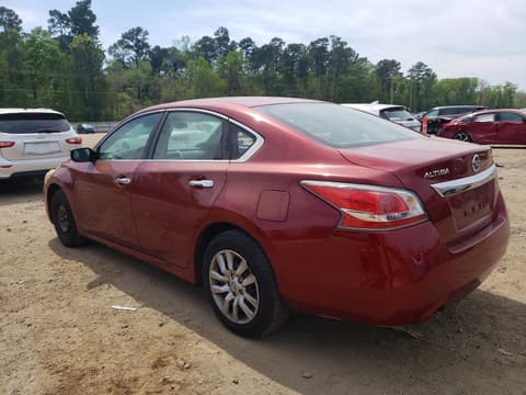 2015 Nissan Altima, VIN 1N4AL3AP0FN346835. Фото 2 з 6 з аукціону Copart. Каталог авто зі США OpenDataCar.