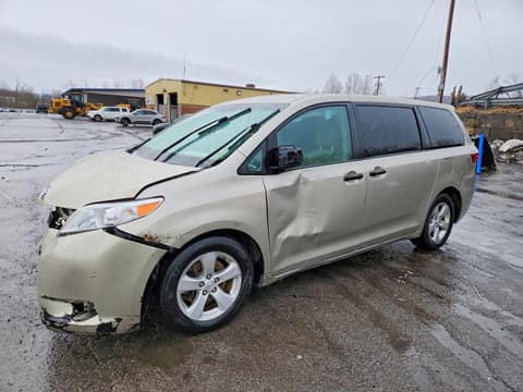 2015 Toyota Sienna, VIN 5TDZK3DC3FS599747. Фото 1 з 6 з аукціону Copart. Каталог авто зі США OpenDataCar.