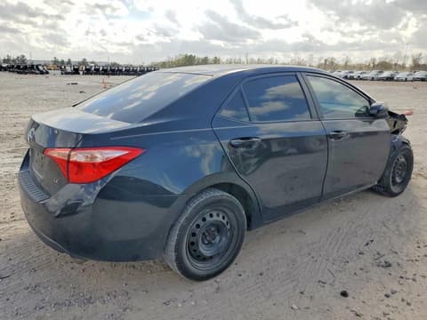 2017 Toyota Corolla, VIN 5YFBURHE0HP580580. Фото 3 з 6 з аукціону Copart. Каталог авто зі США OpenDataCar.