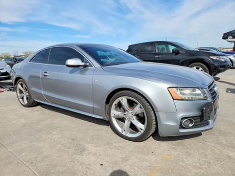 2010 Audi A5, VIN WAUWKAFR8AA076347. Фото 4 з 6 з аукціону Copart. Каталог авто зі США OpenDataCar.