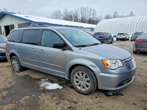 2015 Chrysler Town & Country, VIN 2C4RC1BG1FR588830. Фото 4 из 6 с аукциона Copart. Каталог авто из США OpenDataCar.