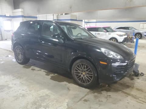 2017 Porsche Cayenne, VIN WP1AA2A27HKA86824. Фото 4 з 6 з аукціону Copart. Каталог авто зі США OpenDataCar.