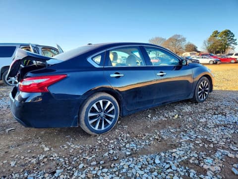 2017 Nissan Altima, VIN 1N4AL3AP8HC239661. Фото 3 з 6 з аукціону Copart. Каталог авто зі США OpenDataCar.
