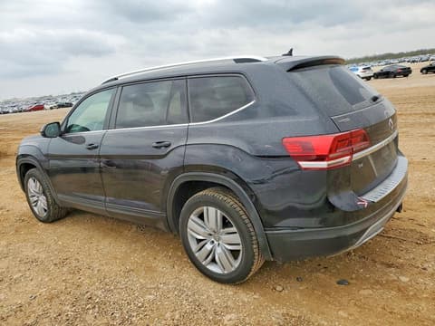 2018 Volkswagen Atlas, VIN 1V2LR2CAXJC588183. Фото 2 з 6 з аукціону Copart. Каталог авто зі США OpenDataCar.